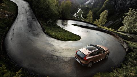 Volvo V40 Cross Country Pictures and Gallery 