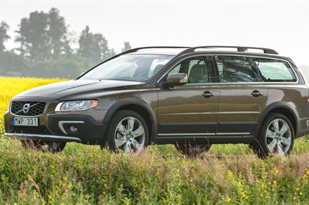 Volvo XC70, model year 2014, running footage 