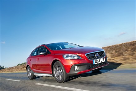 Front, 3/4, dynamic image of the Volvo V40 Cross Country