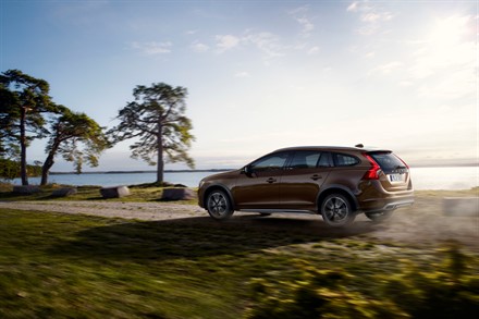 Volvo Cars reveals new V60 Cross Country