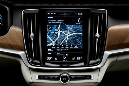 Interior centre display and air blades Volvo S90