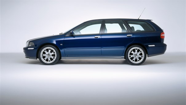 VOLVO V40 Gen I (1995-2004)