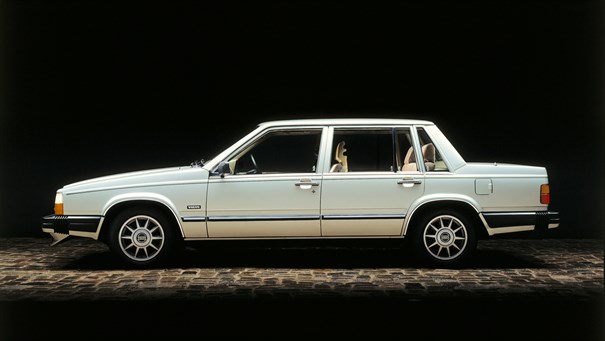 VOLVO 760 (1982-1990)