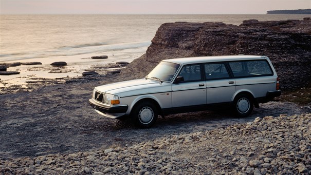 VOLVO 245 (1974-1993)