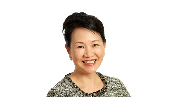 Winnie Kin Wah Fok - Member of the Board of Volvo Car Corporation, CV and Biography